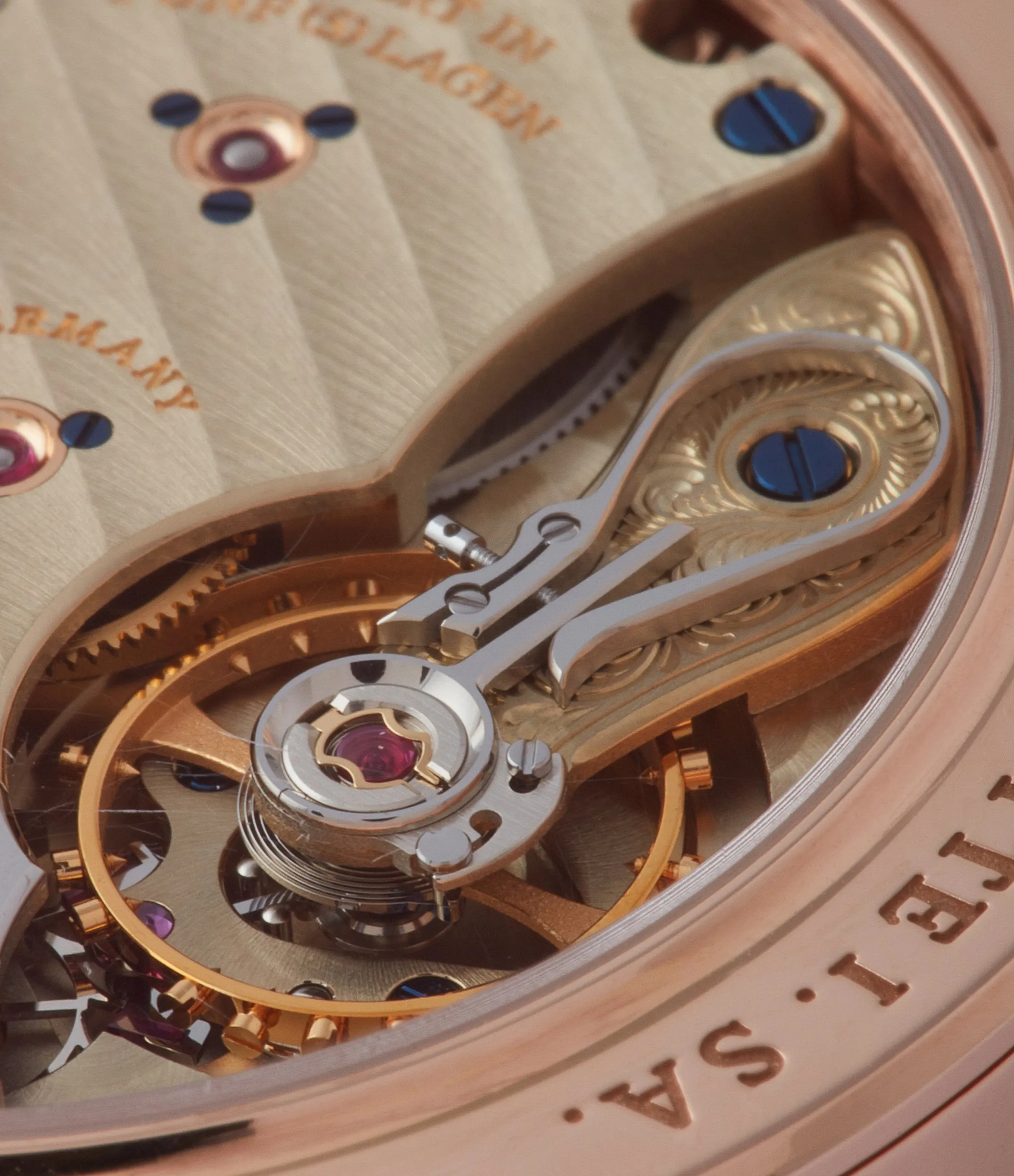 1815 | 233.032 | Rose Gold