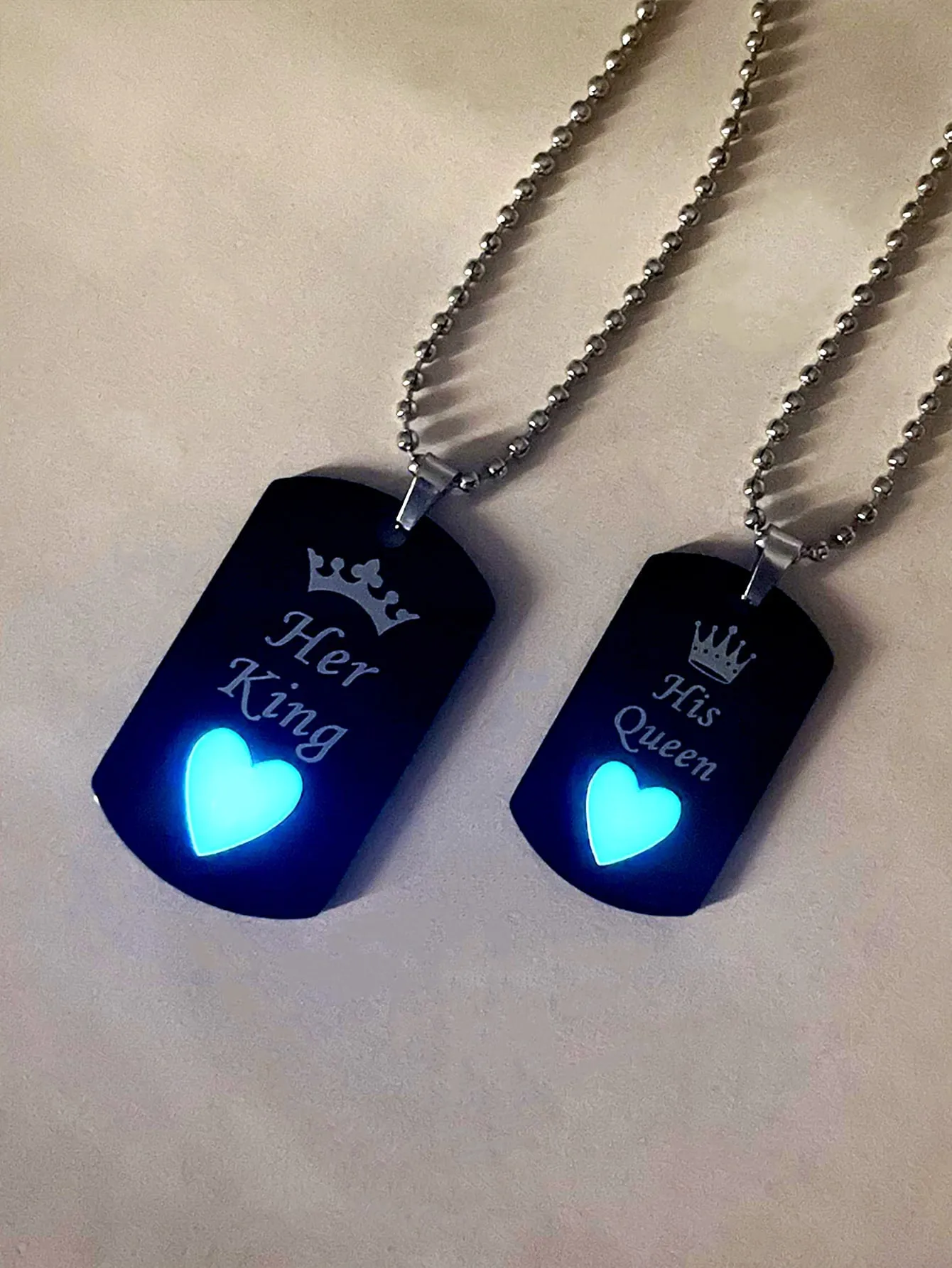 2pcs/set Couples Crown Heart Love Glow In The Dark  KING & QUEEN Charm Necklace