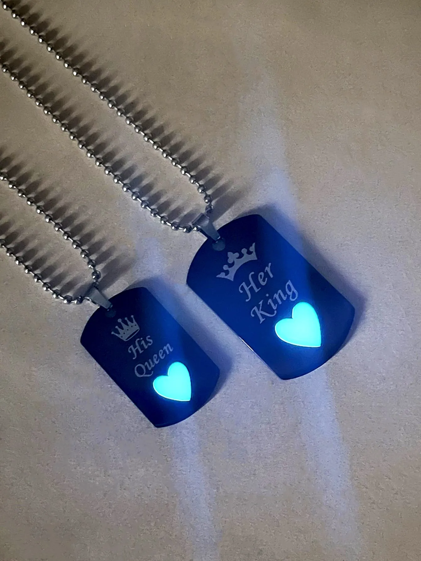 2pcs/set Couples Crown Heart Love Glow In The Dark  KING & QUEEN Charm Necklace