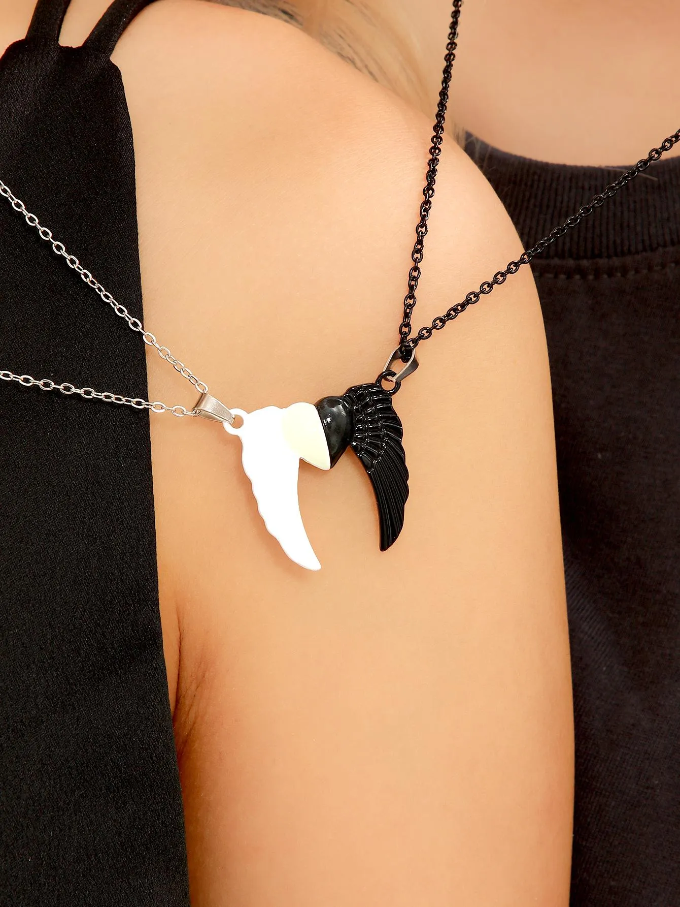 2pcs/set Couples Love Glow In The Dark Angel Wings Cute Stainless Steel Chain