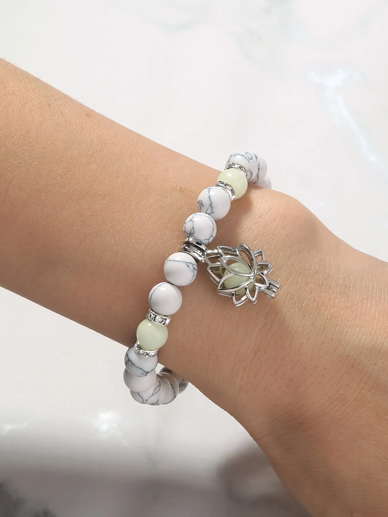 White Marble Pattern Glow In The Dark Flower Charm Beaded Bracelet Boho Crafted