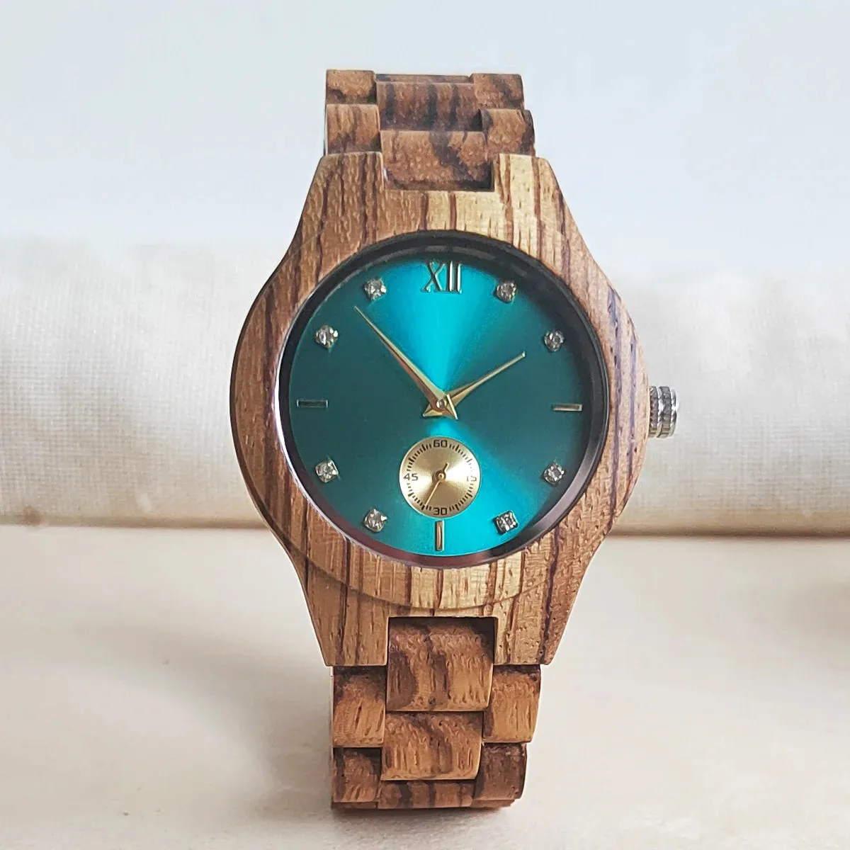 Women's Fashion Simulated Diamond Dial Stylish Simplicity Quartz Wooden Viking Watch